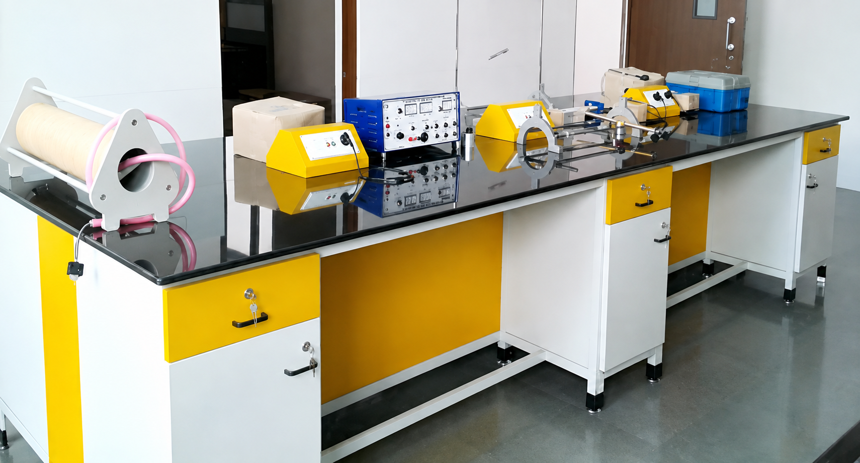 Modular Laboratory Furniture and Fume Hoods